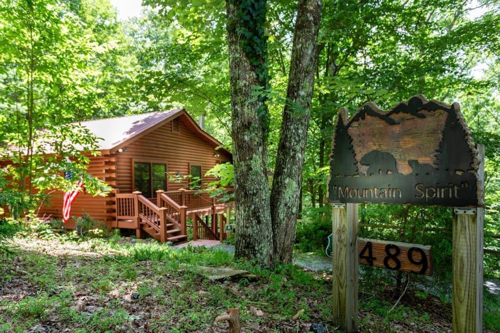 Вилла Mountain Spirit Cabin - Fireplace And Hot Tub Блу-Ридж Экстерьер фото