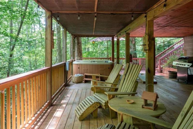 Вилла Mountain Spirit Cabin - Fireplace And Hot Tub Блу-Ридж Номер фото