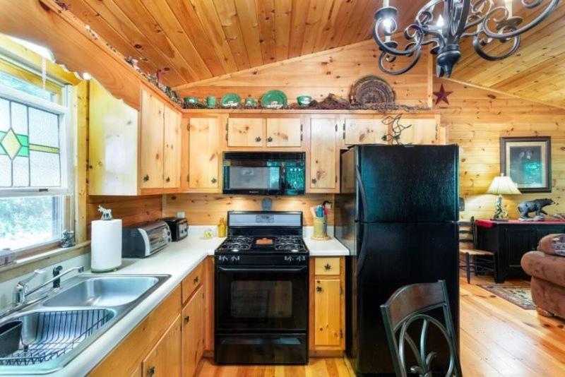 Вилла Mountain Spirit Cabin - Fireplace And Hot Tub Блу-Ридж Экстерьер фото