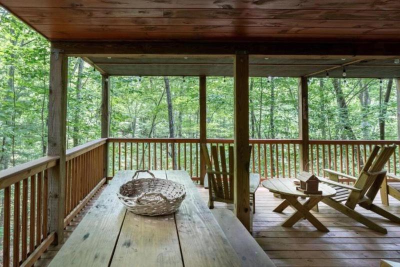 Вилла Mountain Spirit Cabin - Fireplace And Hot Tub Блу-Ридж Экстерьер фото