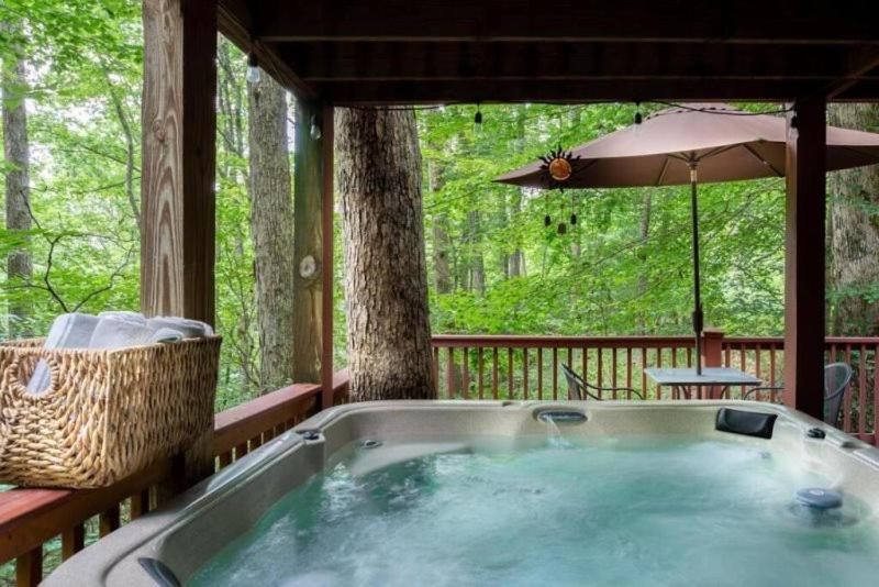 Вилла Mountain Spirit Cabin - Fireplace And Hot Tub Блу-Ридж Экстерьер фото
